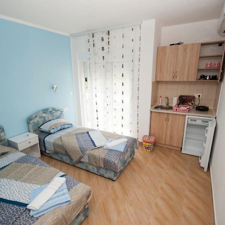 Studio Apartments Tea Сутоморе Екстериор снимка