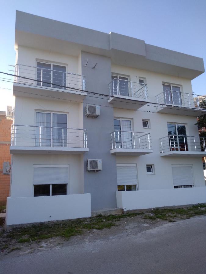 Studio Apartments Tea Сутоморе Екстериор снимка