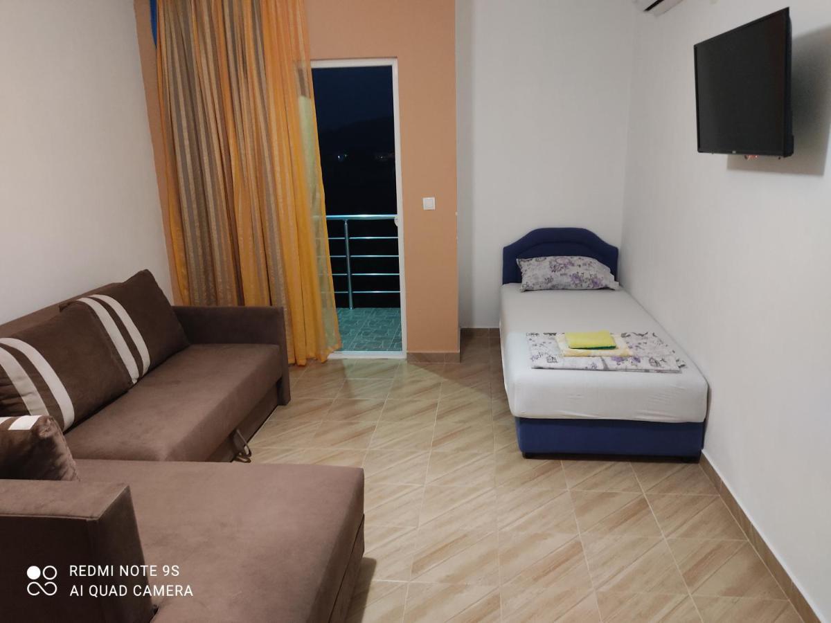 Studio Apartments Tea Сутоморе Екстериор снимка