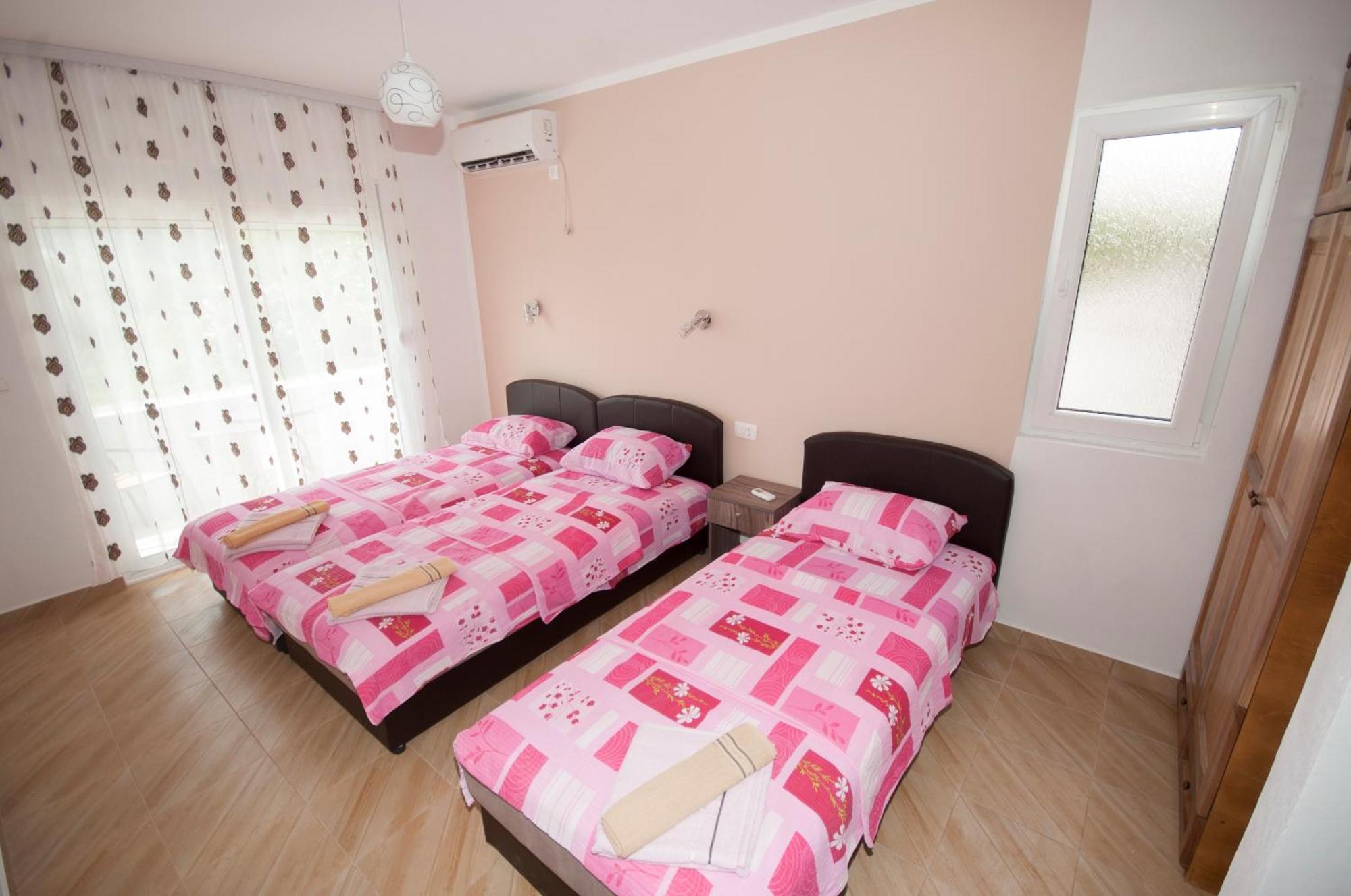 Studio Apartments Tea Сутоморе Екстериор снимка