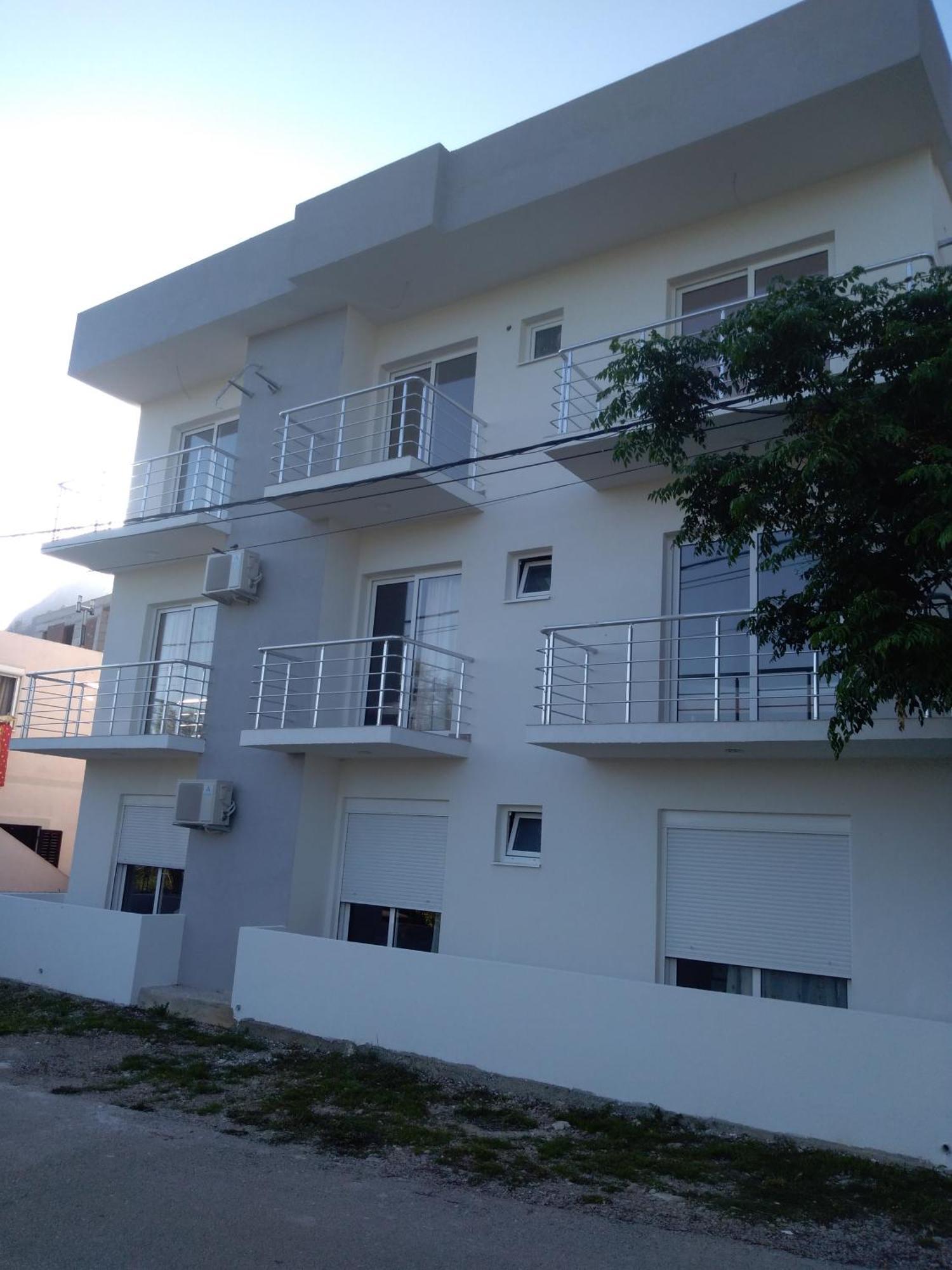 Studio Apartments Tea Сутоморе Екстериор снимка