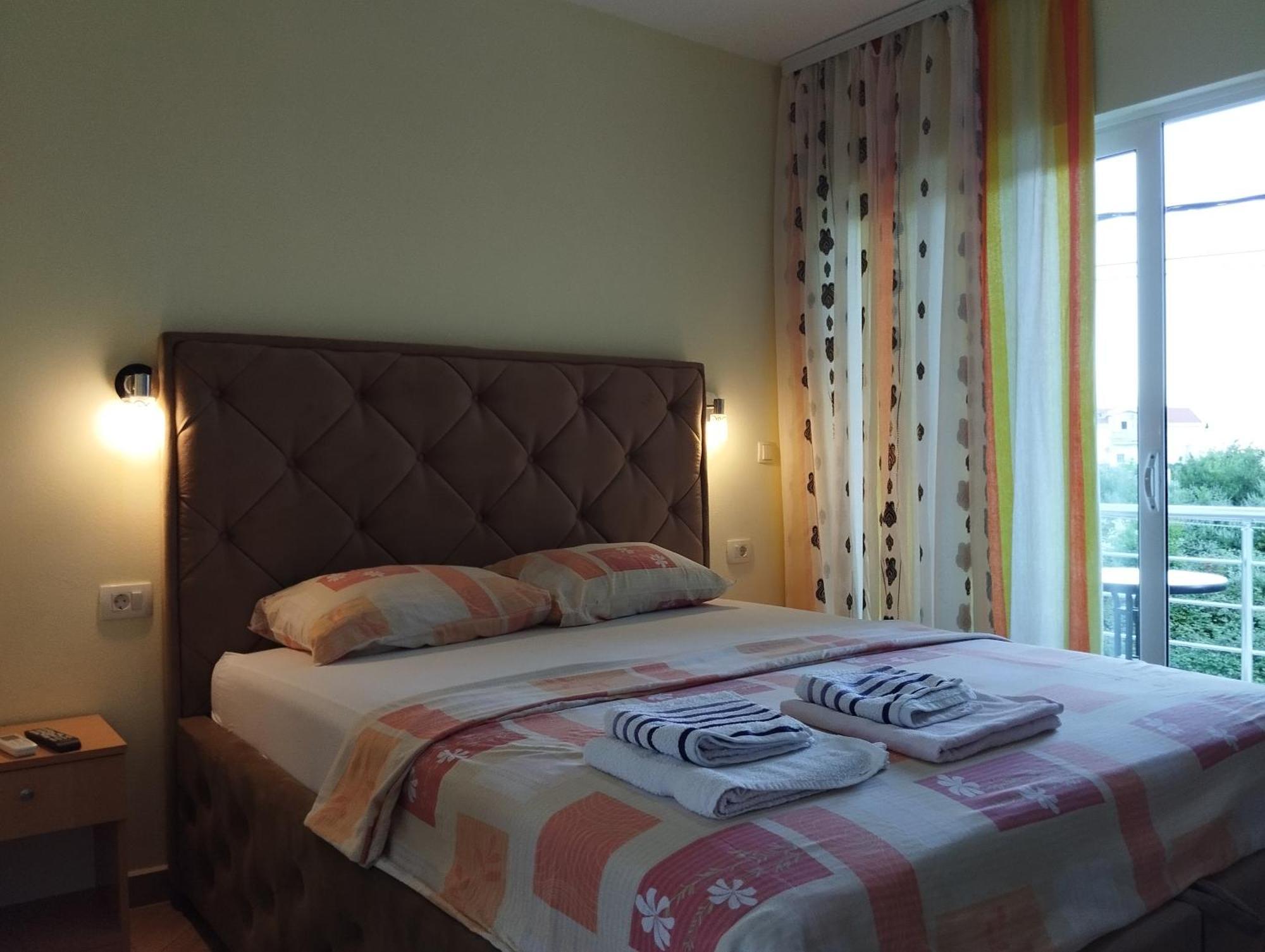 Studio Apartments Tea Сутоморе Екстериор снимка