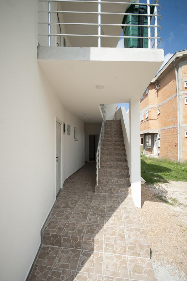 Studio Apartments Tea Сутоморе Екстериор снимка
